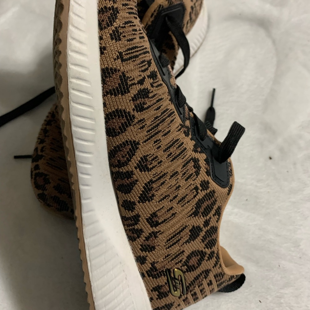 Sketchers animal print sneakers - Picture 3 of 7